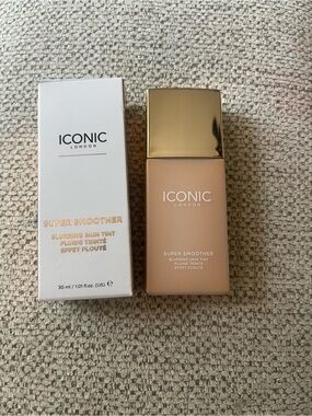 Iconic London SUPER SMOOTHER Blurring Skin Tint Warm Light  1.01 Fl Oz 30mL